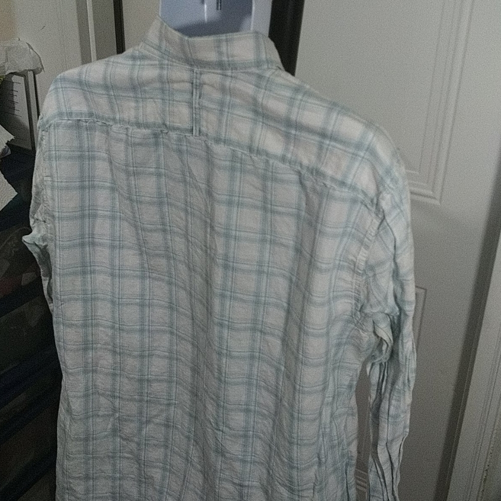 Shirt - Picture 3 of 4
